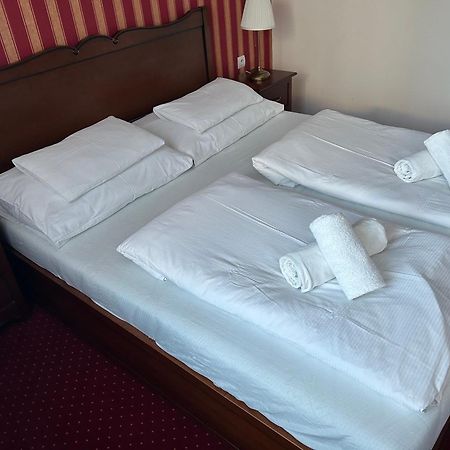 Zamocka Koruna U Hoffera Nitra Buitenkant foto