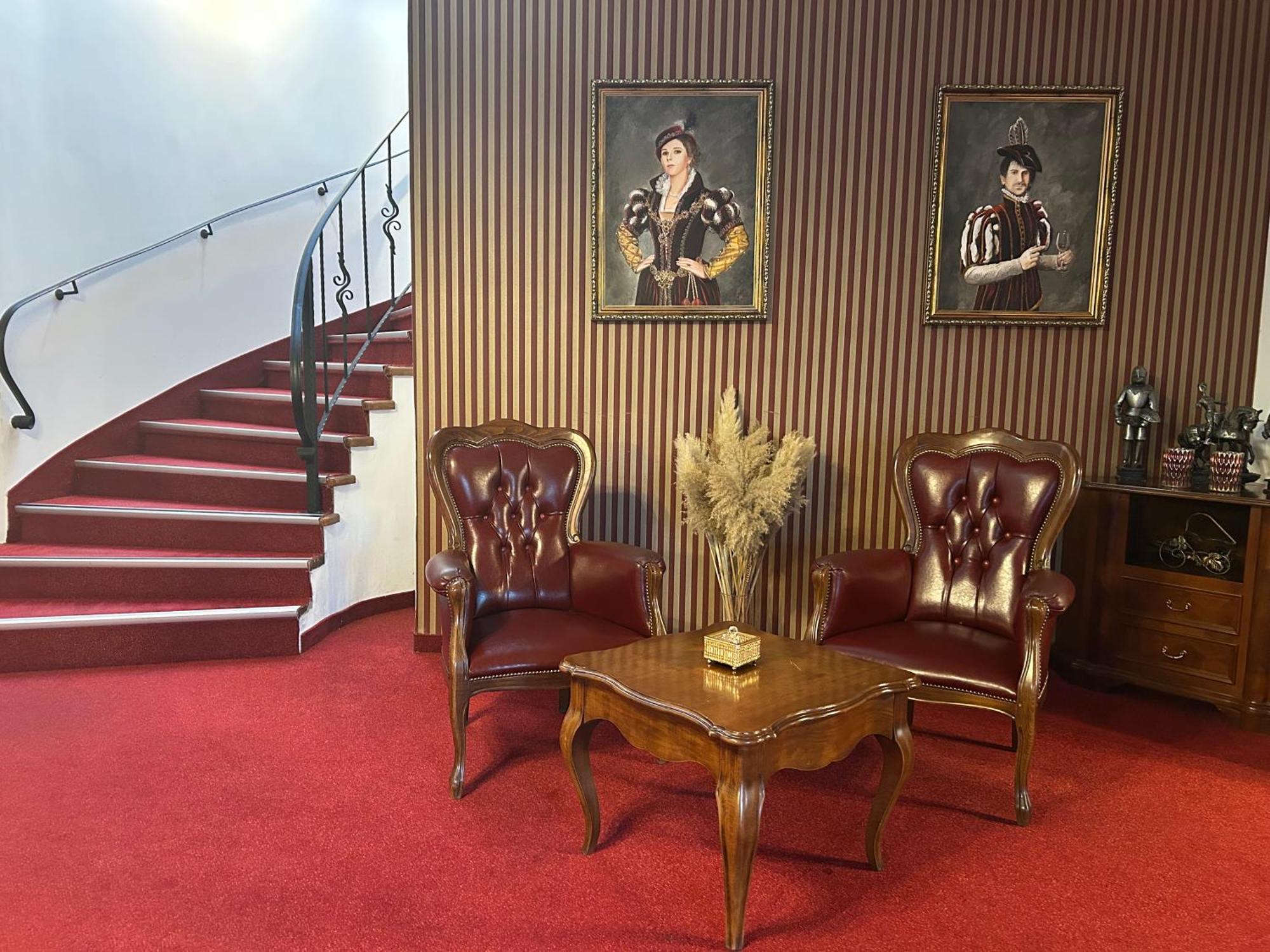 Zamocka Koruna U Hoffera Nitra Buitenkant foto
